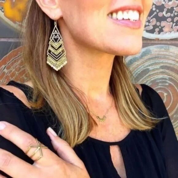 stella & dotโ~ horizon statement earrings ~ pave crystal gold chandeliers - Picture 5 of 7